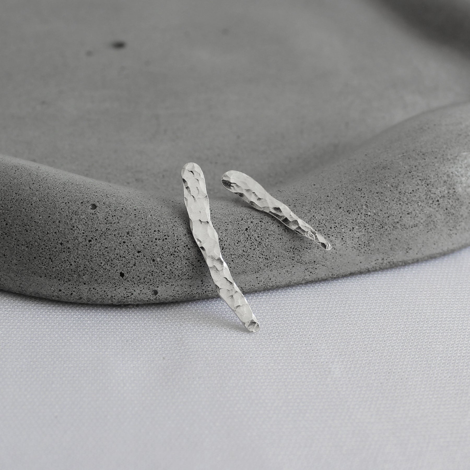 Brinco Imperfeito Lateral