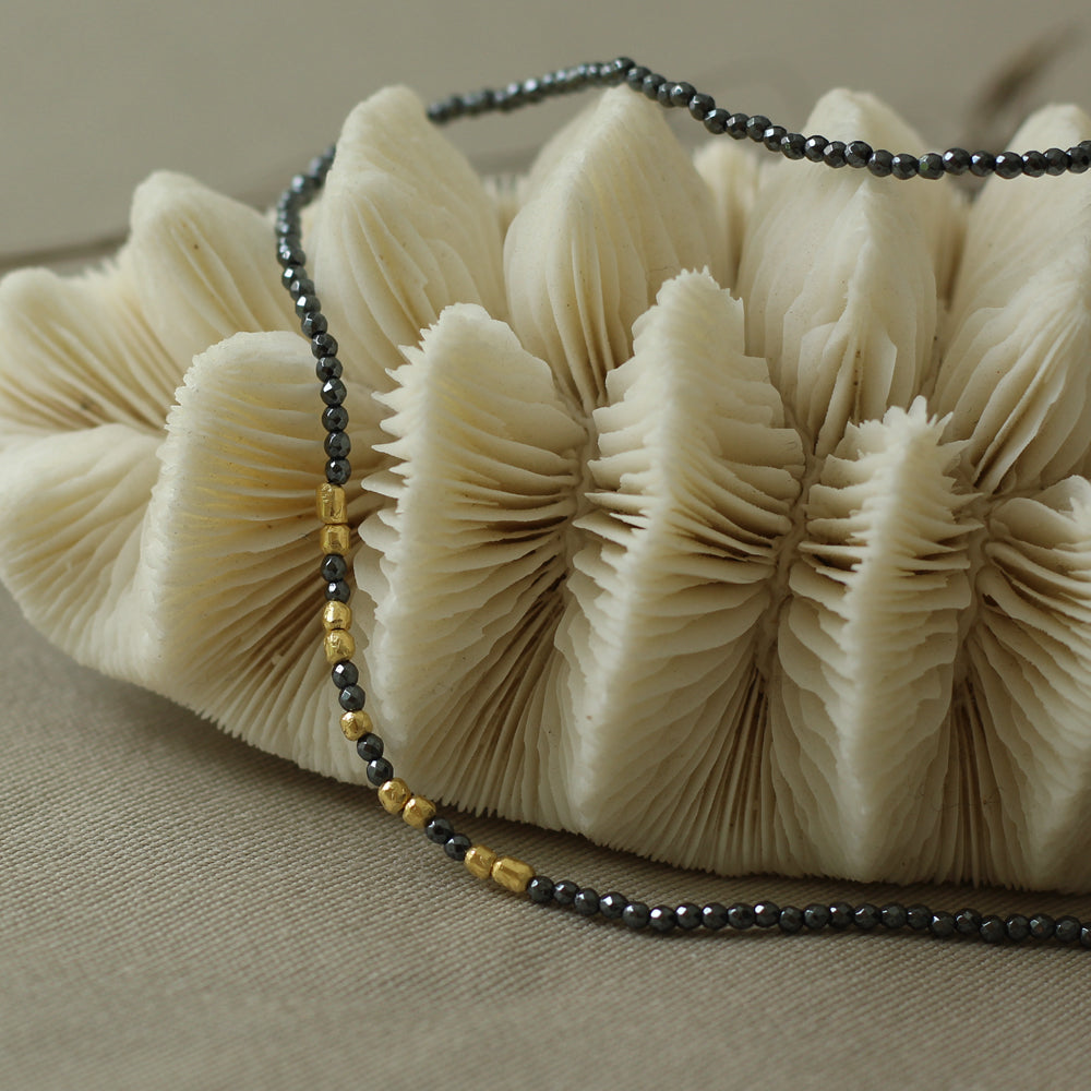 Colar Hematita Golden