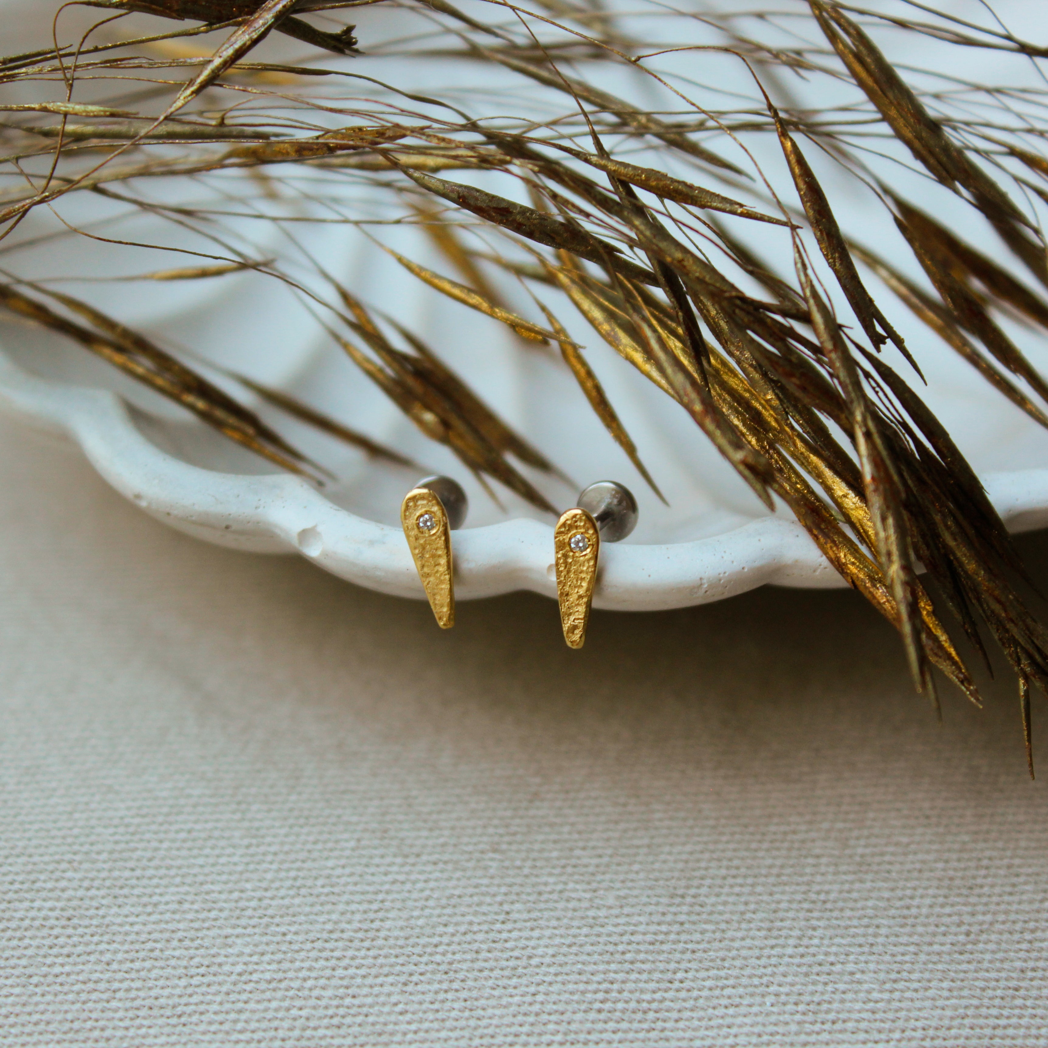 Piercing Cosmic Signs Golden