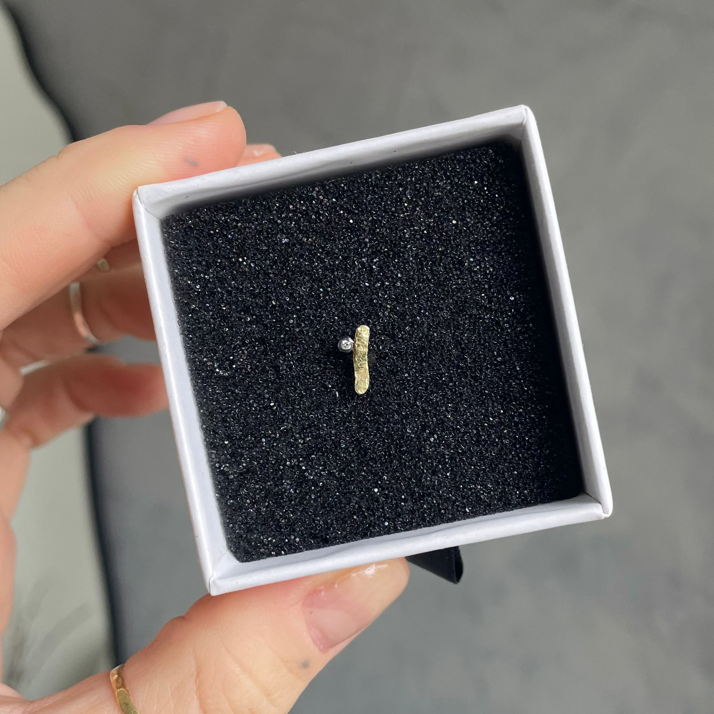 Piercing Minimal Ouro