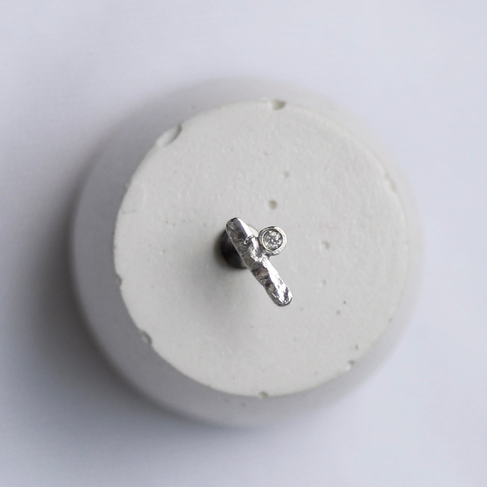 Piercing Minimal Prata